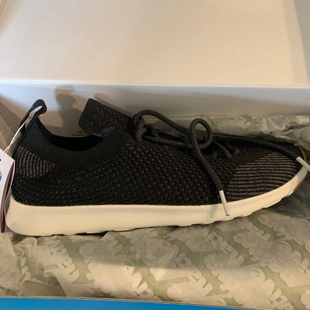 Brand new in box native AP Mercury liteknit shoes